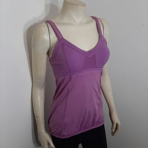 Lululemon Workout top sz 6....in great condition..